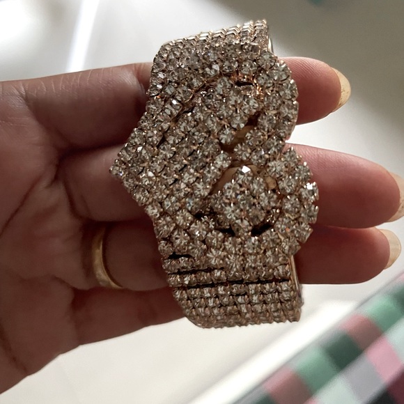 Jewelry - Free size adjustable bracelet with silver gold tone artificial diamond look